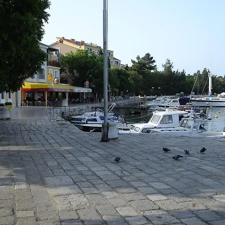 Apartment Petricevic 2 Selce
