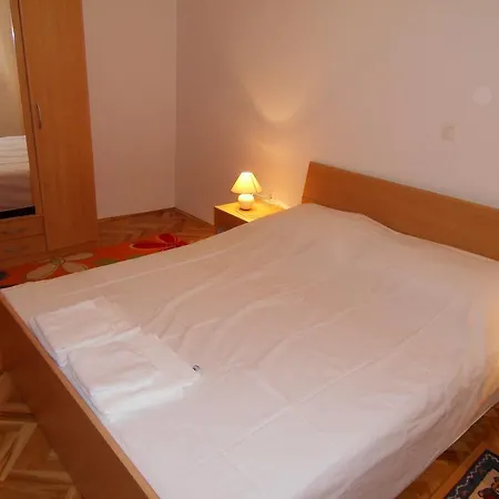 Petricevic 2 Apartment *