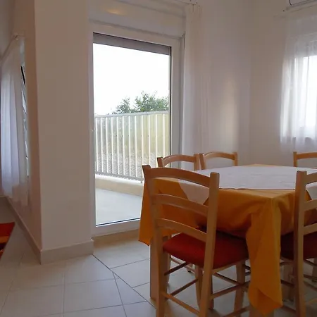 Apartment Petricevic 2 Selce